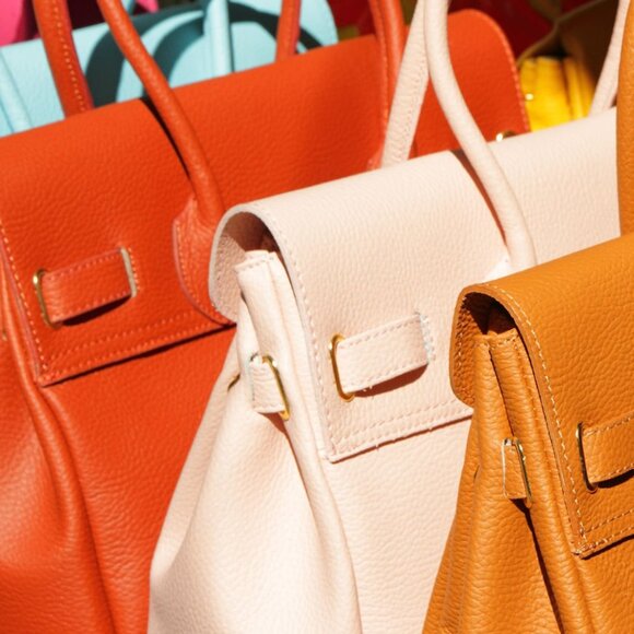 Meet your Posher, bellas_bagz - Picture 1 of 1